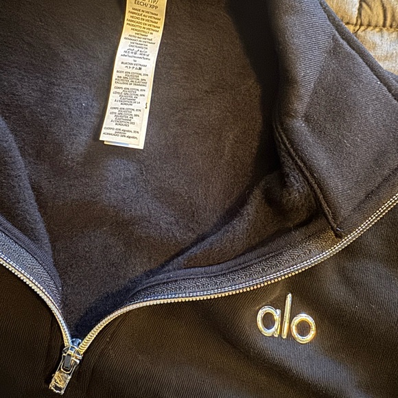 ALO Yoga Black Zip-Up Jacket - Picture 2 of 3
